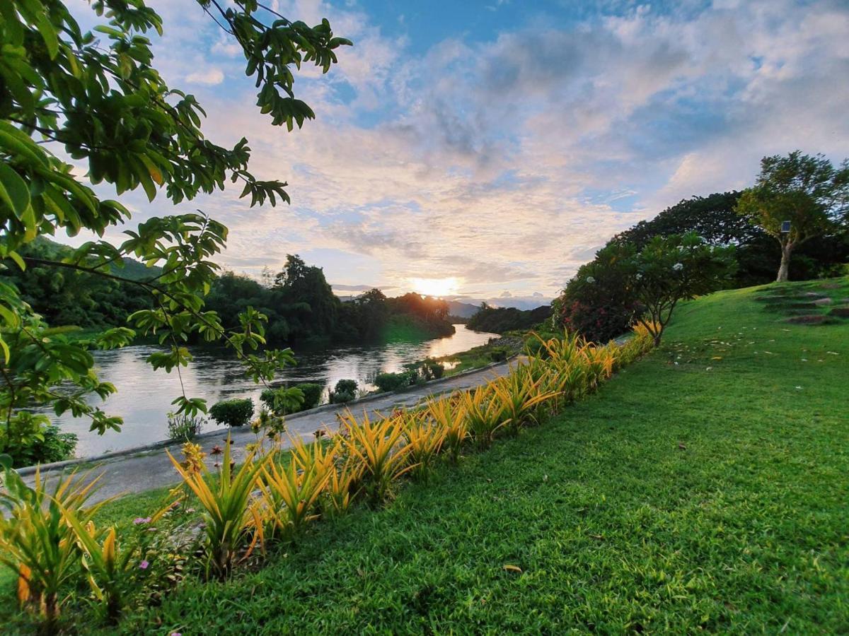 Aekpailin River Kwai Resort Kanchanaburi City Exterior photo
