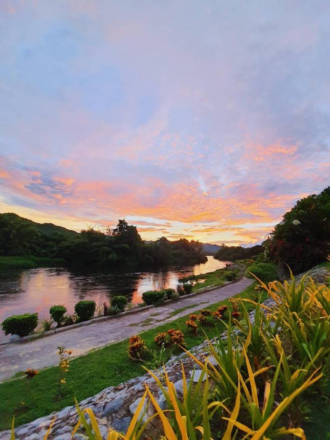 Aekpailin River Kwai Resort Kanchanaburi City Exterior photo
