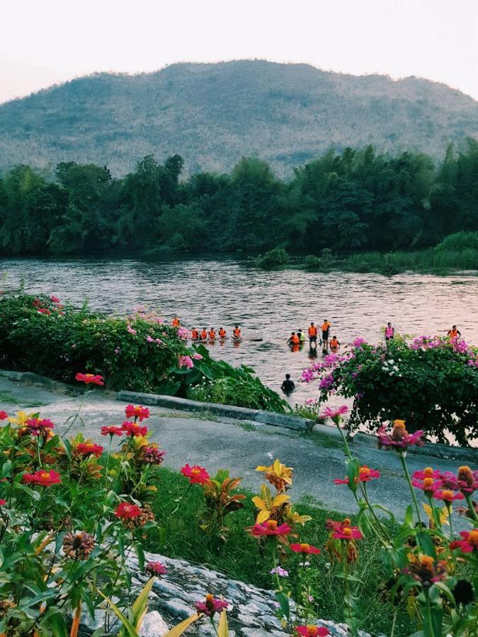 Aekpailin River Kwai Resort Kanchanaburi City Exterior photo