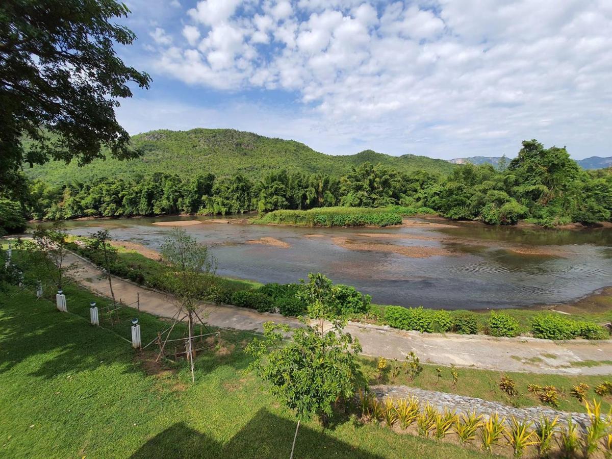 Aekpailin River Kwai Resort Kanchanaburi City Exterior photo