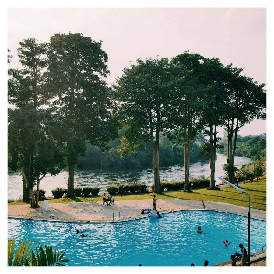 Aekpailin River Kwai Resort Kanchanaburi City Exterior photo