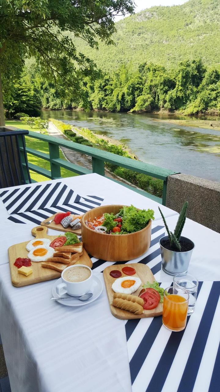 Aekpailin River Kwai Resort Kanchanaburi City Exterior photo